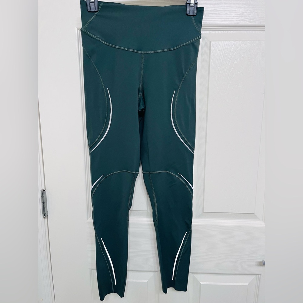 Lululemon Athletica Green Leggings with reflective straps,size 6